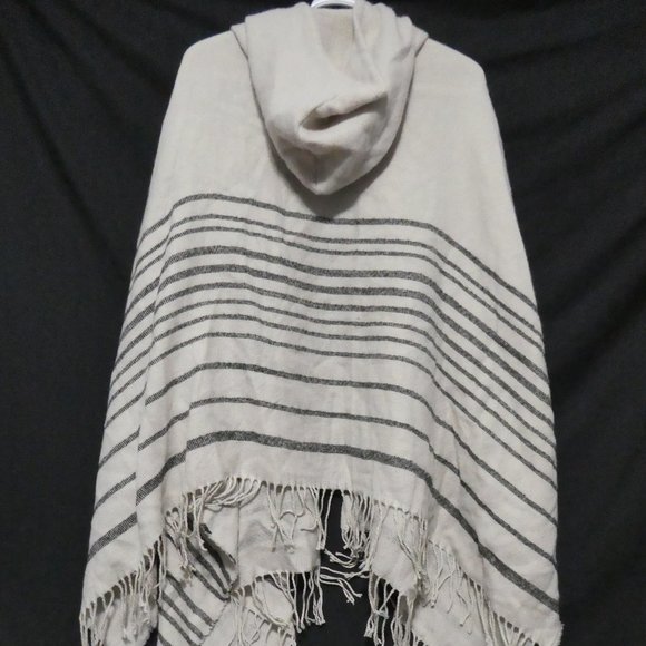 GARAGE one size, striped hooded poncho with deep pockets, BNWT - Picture 2 of 15